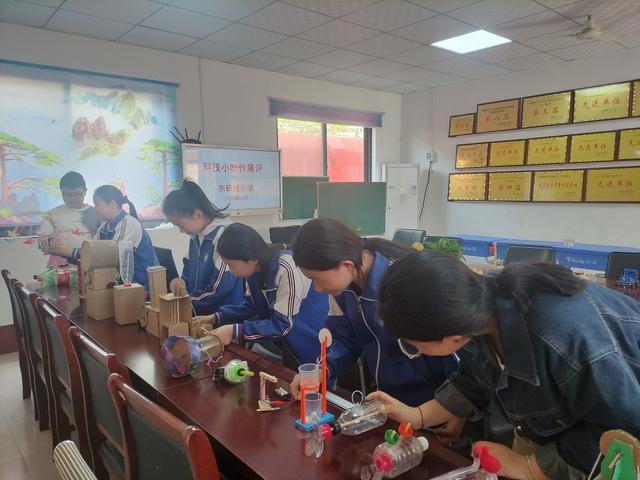 小学举行首届科学教育节活动j9国际站登录济源：东轵城(图3)