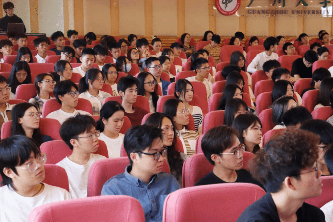模工匠进校园示范宣讲活动走进广州大学九游会J9入口广东工人大思政课暨劳(图7) 模工匠进校园示范宣讲活动走进广州大学九游会J9入口广东工人大思政课暨劳(图7)